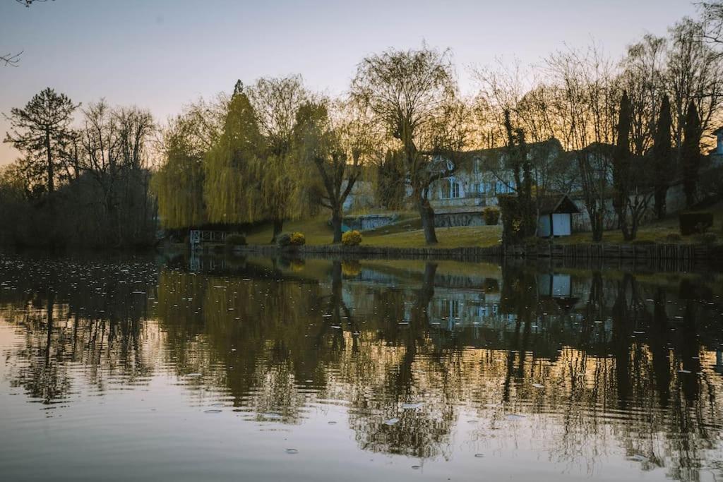 Le Chalet Du Bout Du Monde, En Bord De Riviere ! Grez-sur-Loing Екстер'єр фото